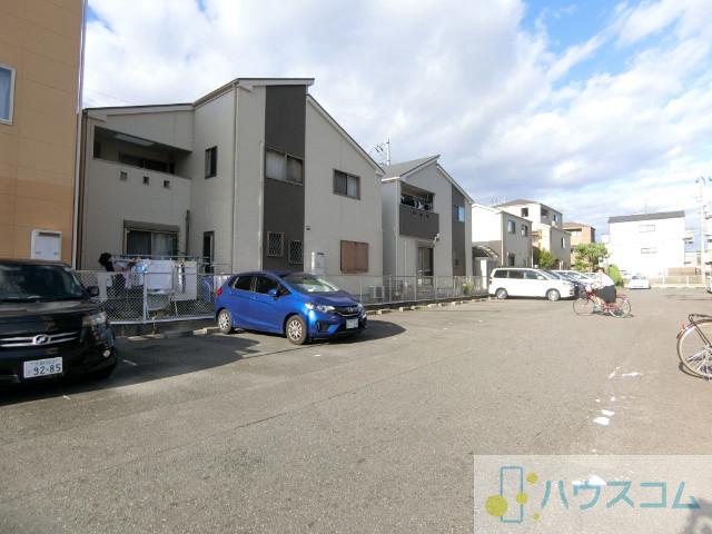 27/30 駐車場