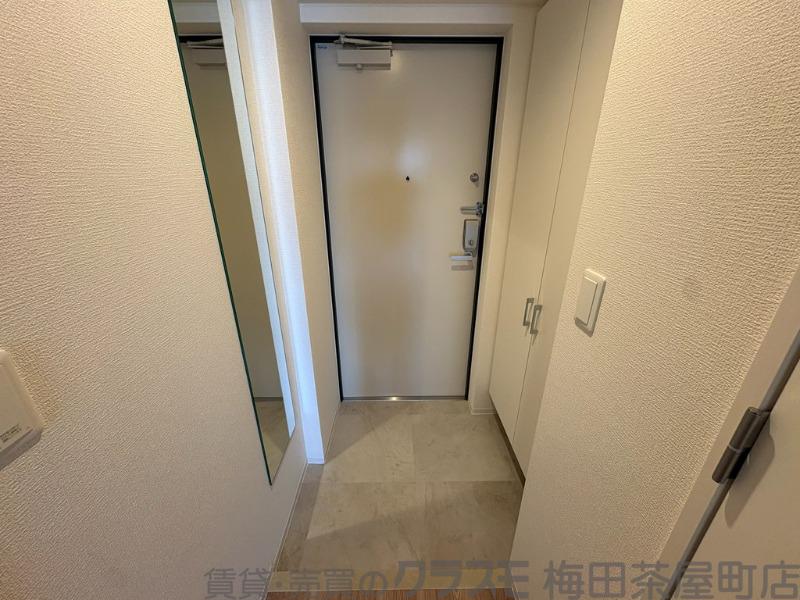 16/30 玄関
