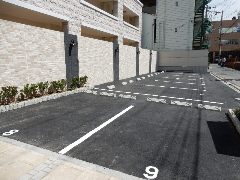 18/26 駐車場