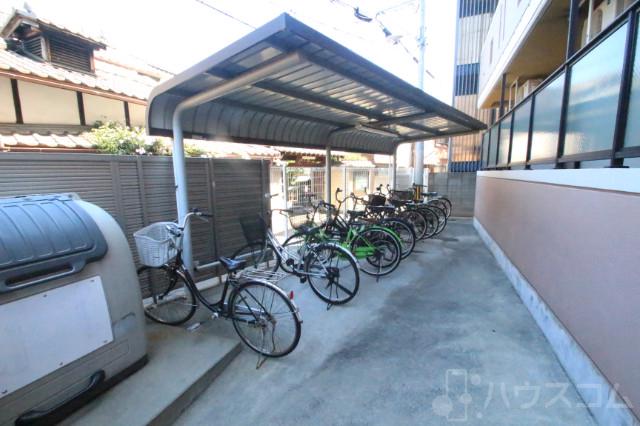 28/30 駐車場