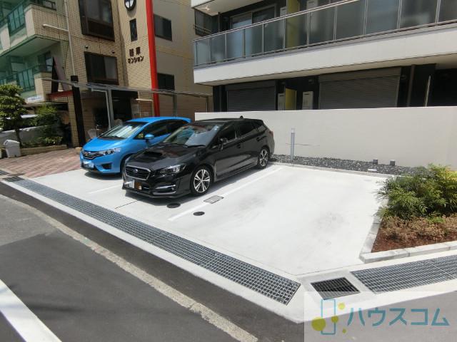 27/30 駐車場