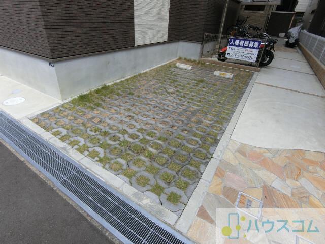 22/30 駐車場