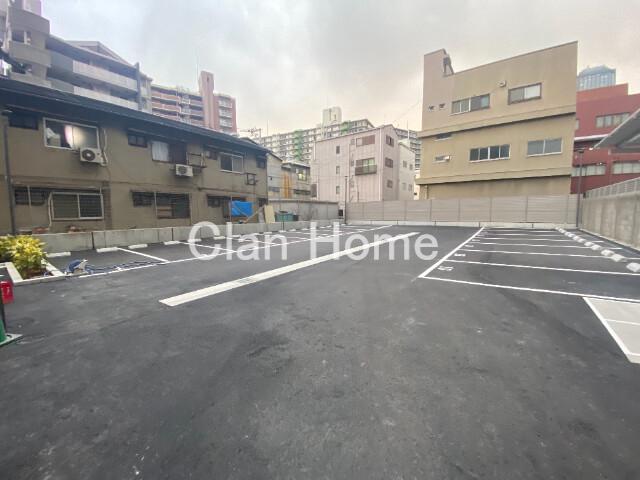 23/30 駐車場