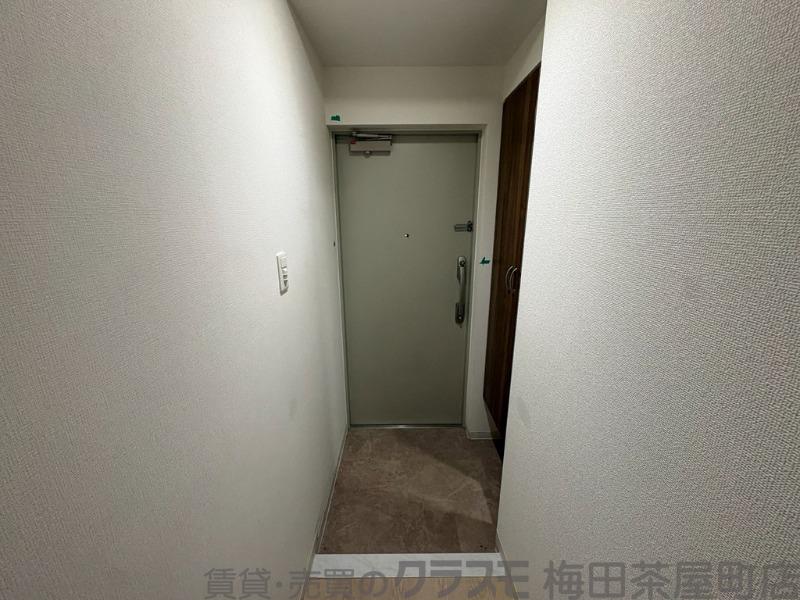 16/30 玄関