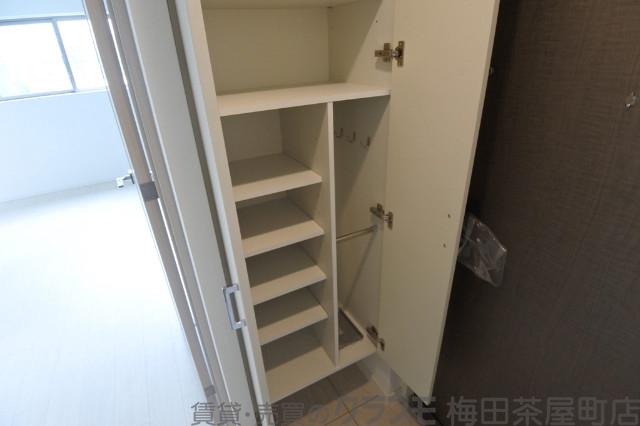 13/30 収納