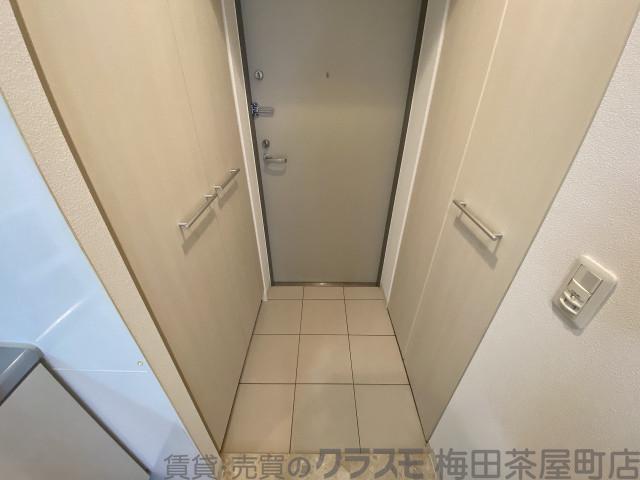 19/30 玄関