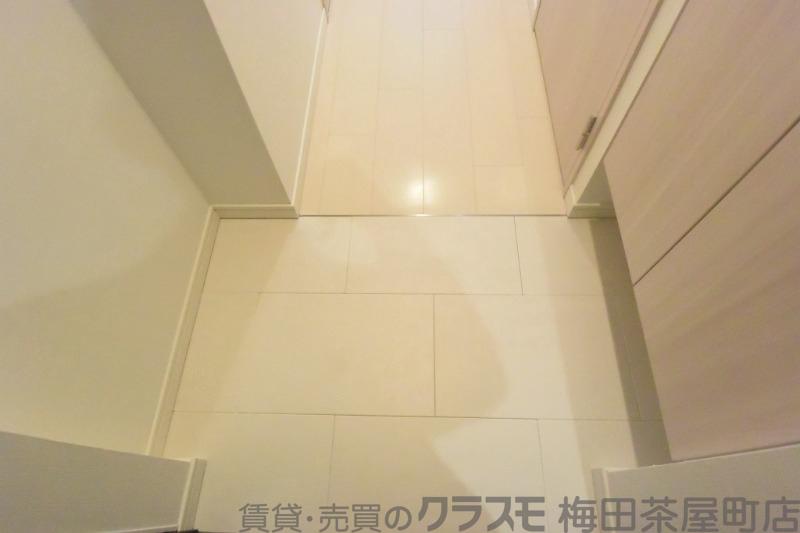 14/30 玄関