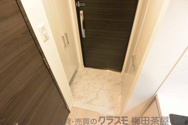 17/30 玄関