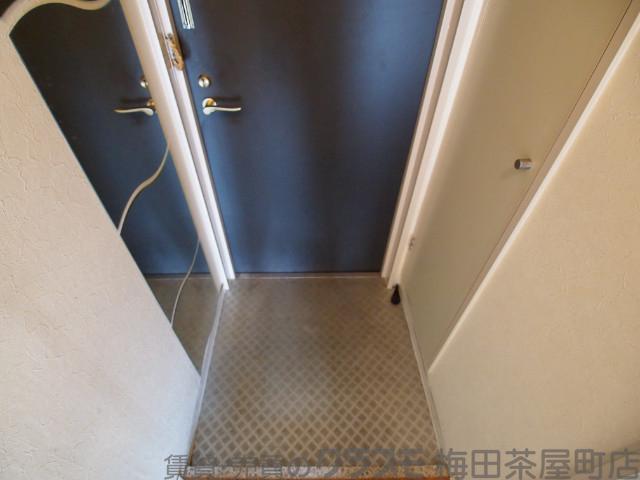 16/30 玄関