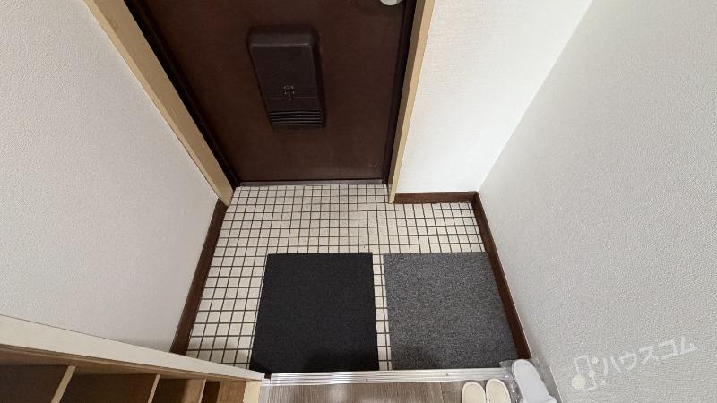 14/30 玄関