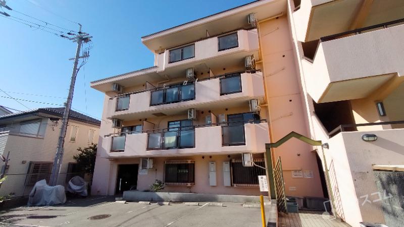 26/28 駐車場