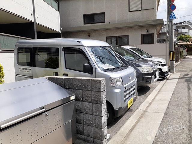 2/4 駐車場