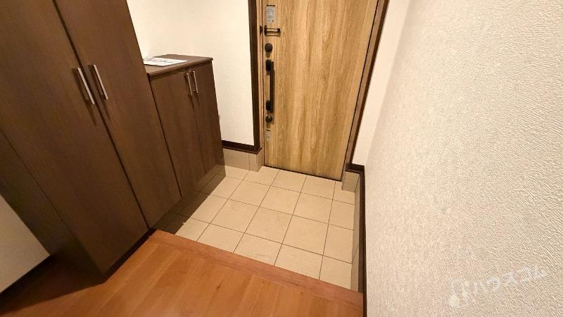 16/30 玄関