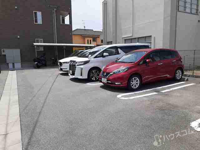 14/16 駐車場