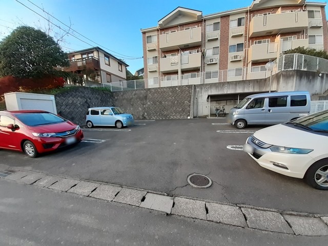 16/22 駐車場