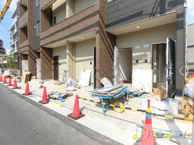 27/30 エントランス