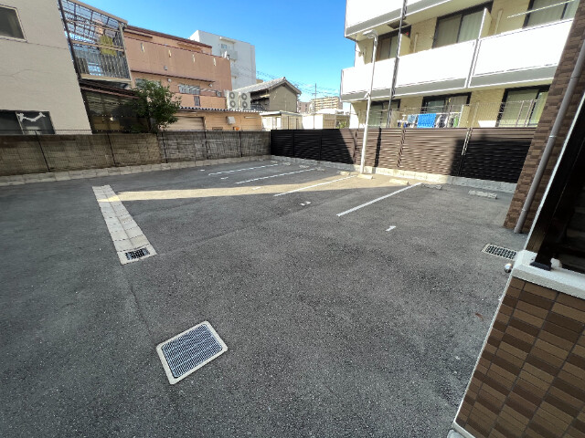 28/30 駐車場