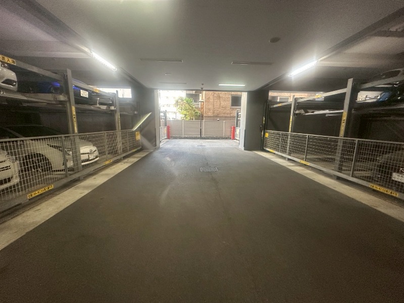 25/30 駐車場