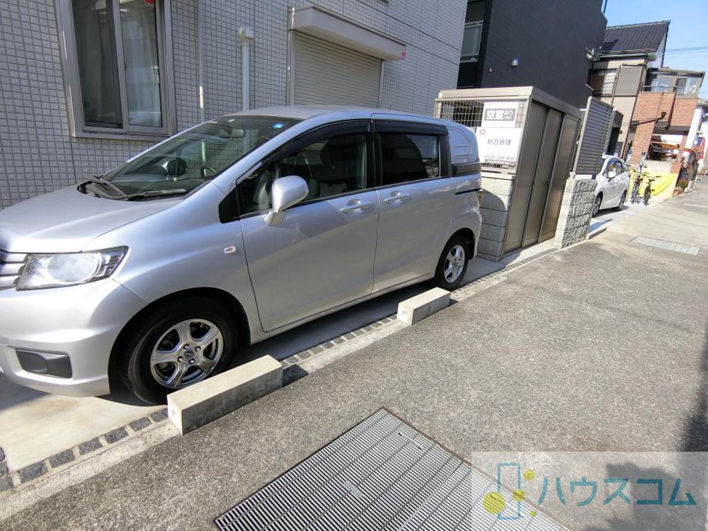 27/30 駐車場