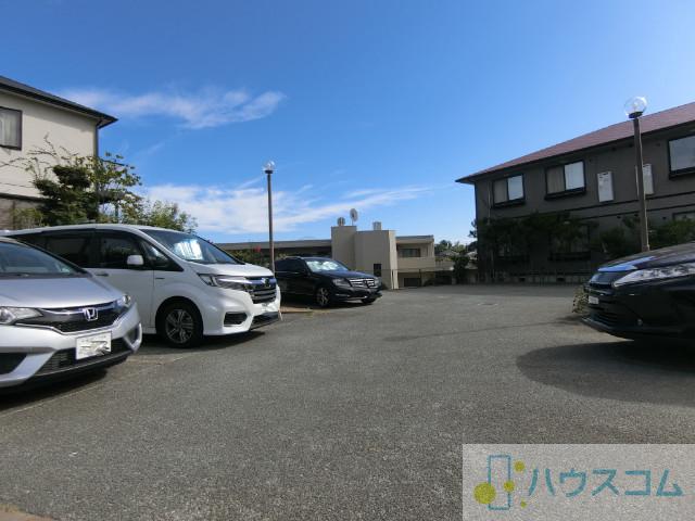 27/30 駐車場
