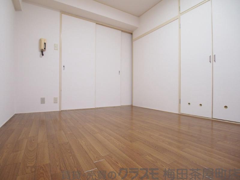 17/30 寝室