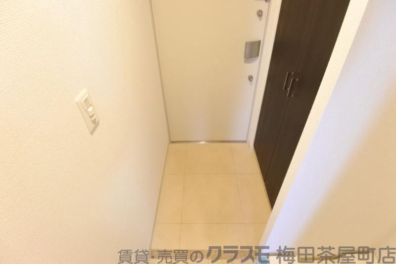 16/30 玄関