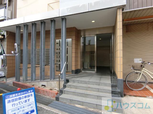 23/30 エントランス