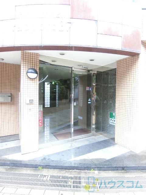 26/30 エントランス