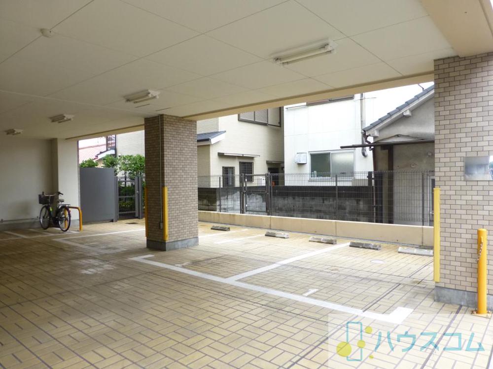 4/10 駐車場