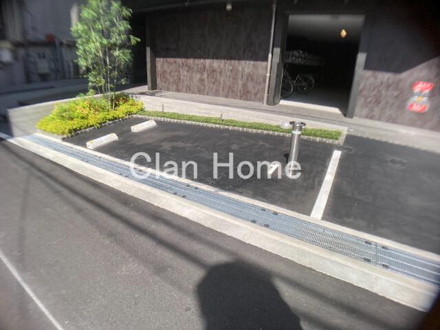 26/30 駐車場