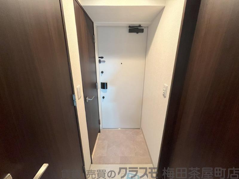 16/30 玄関