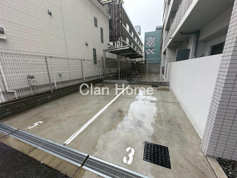 26/30 駐車場