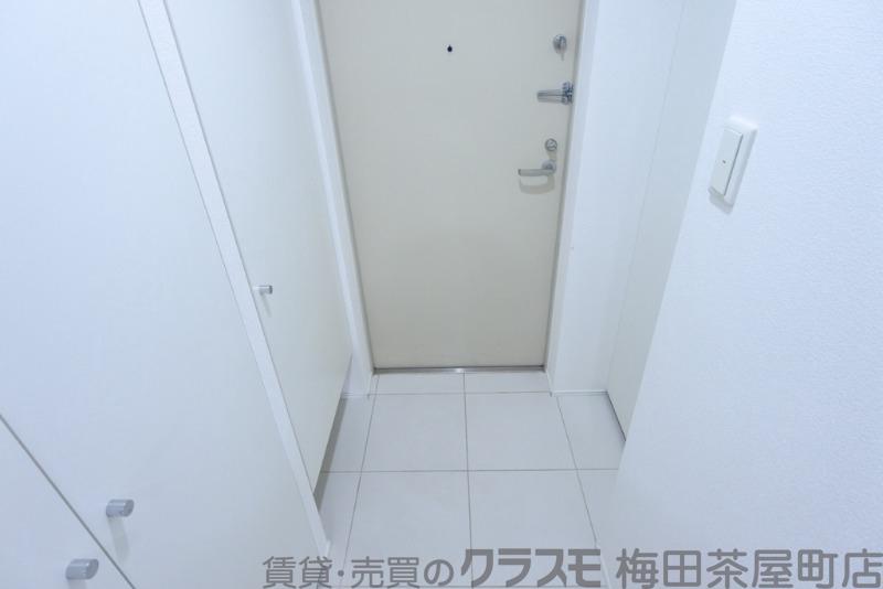 16/30 玄関