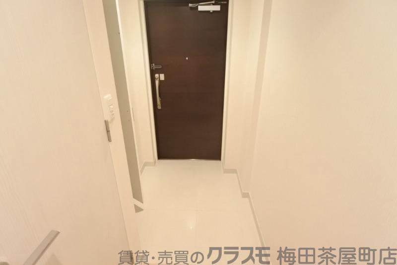 16/30 玄関