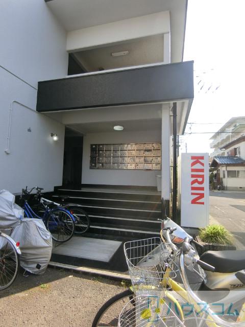 23/30 エントランス