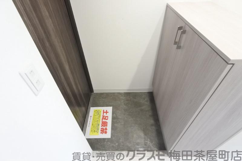18/30 玄関