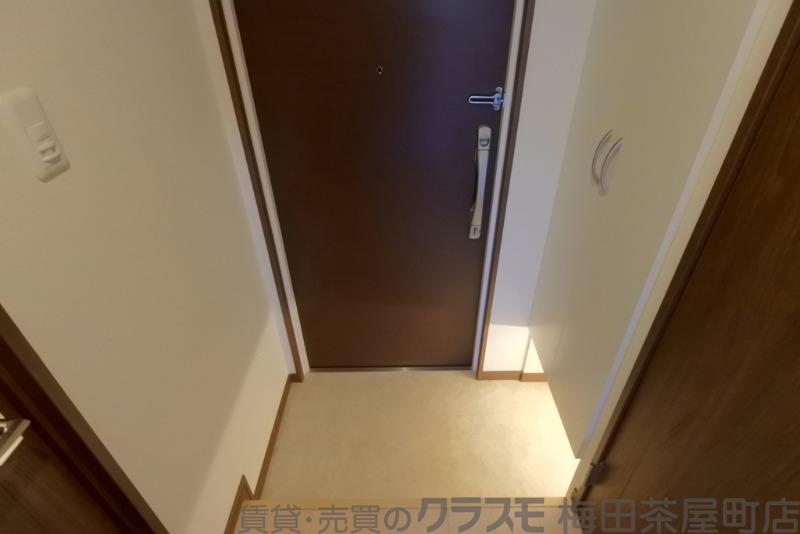 18/30 玄関