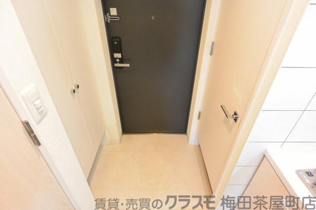14/30 玄関