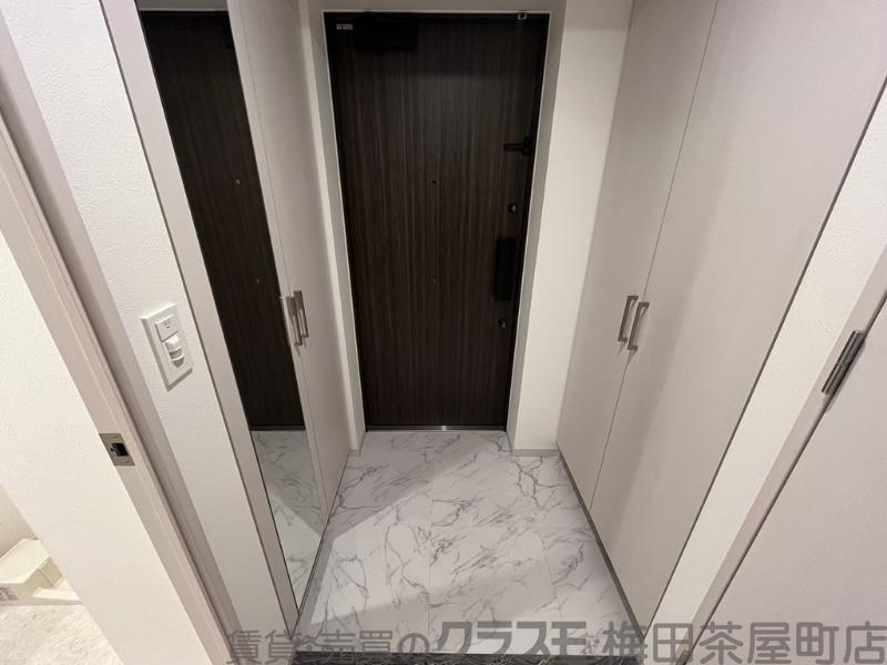 16/30 玄関
