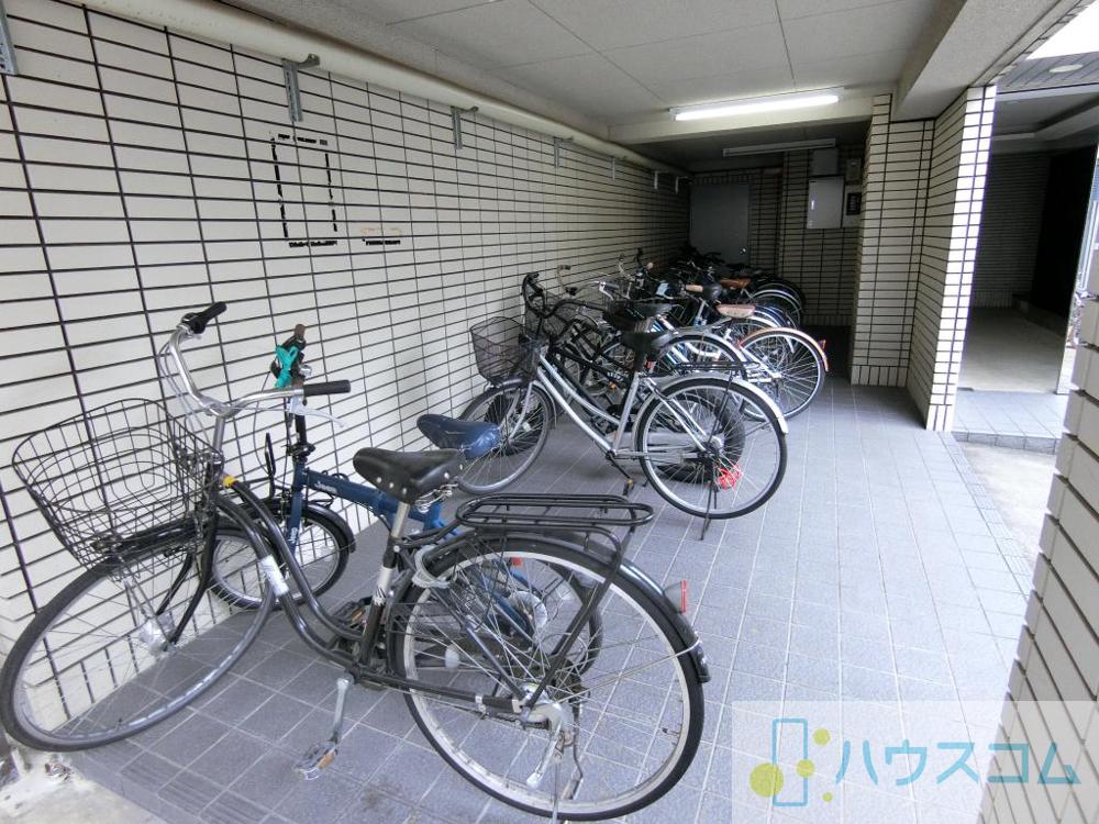 27/30 駐車場