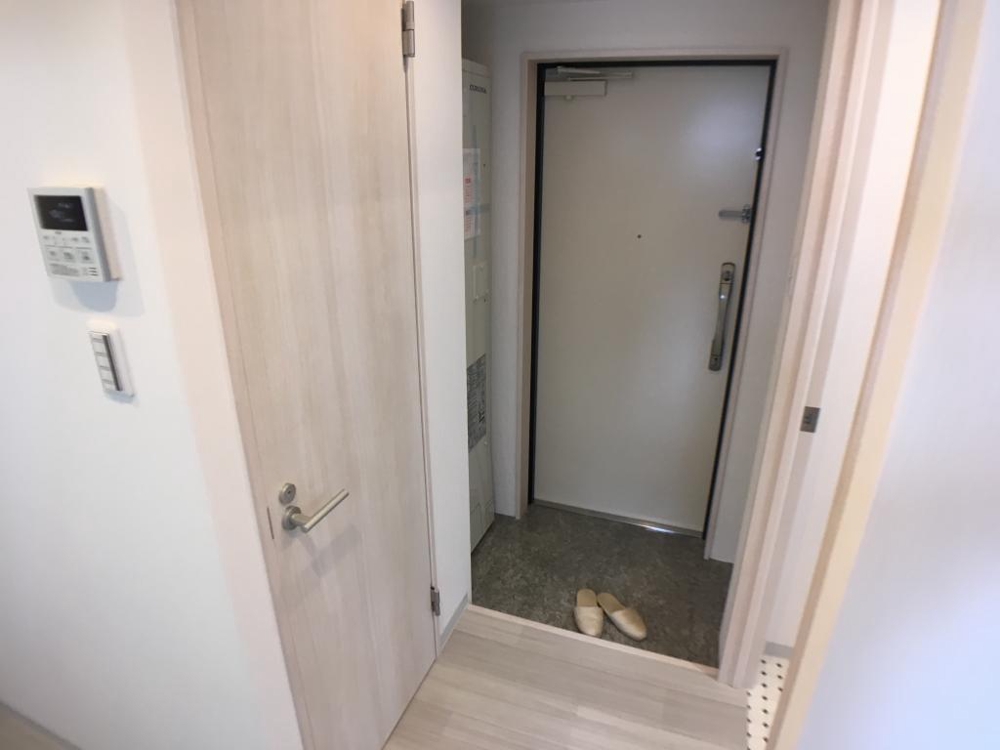 13/30 玄関