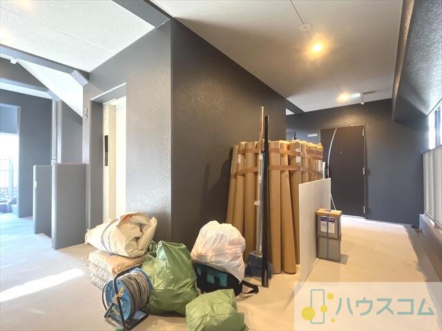27/30 エントランス