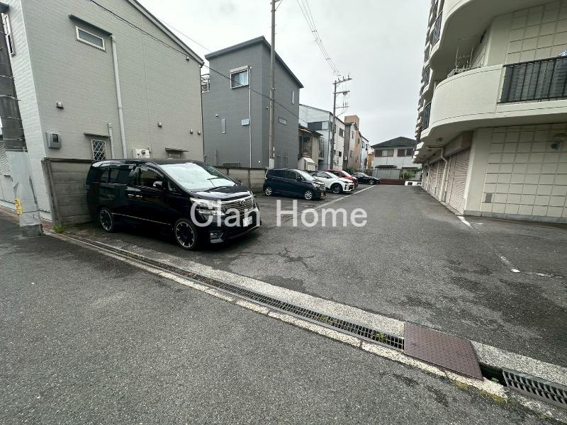 25/30 駐車場
