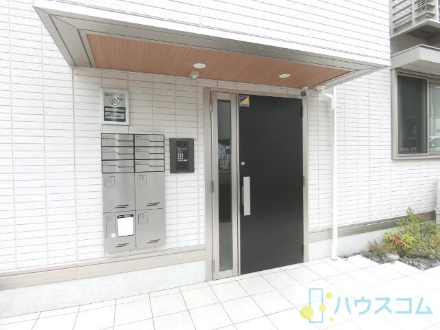 28/30 エントランス