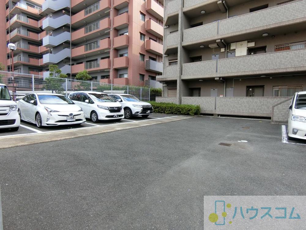 26/30 駐車場