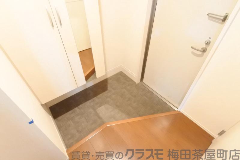 19/30 玄関