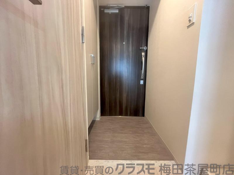 16/30 玄関