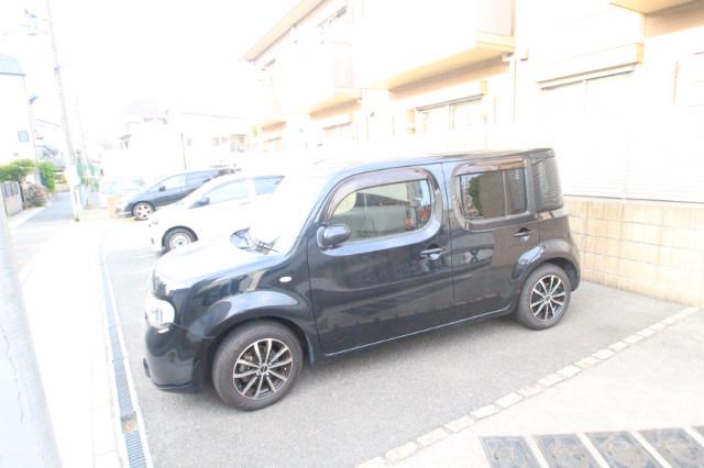 28/30 駐車場