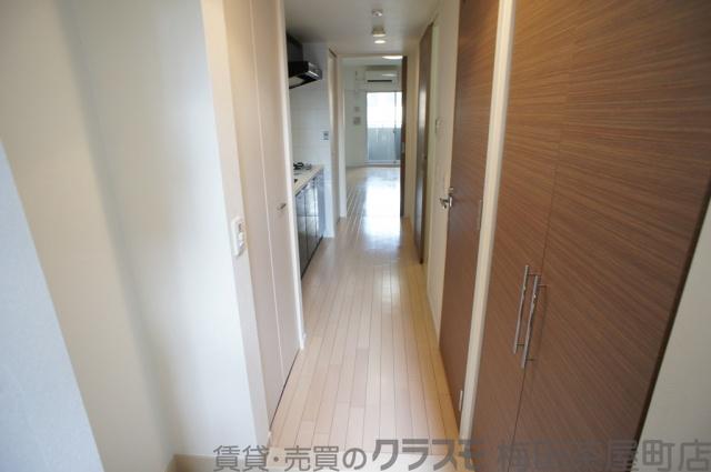 16/30 玄関