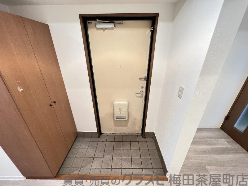 16/30 玄関